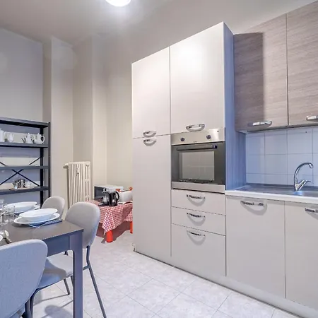 Guesthost - Inalpi Arena & Mm Nizza Subway Flat *