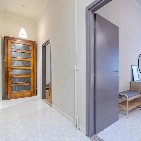 Guesthost - Inalpi Arena & Mm Nizza Subway Flat Apartman *