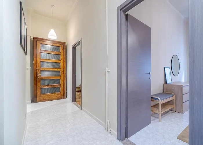 Guesthost - Inalpi Arena & Mm Nizza Subway Flat Apartment *