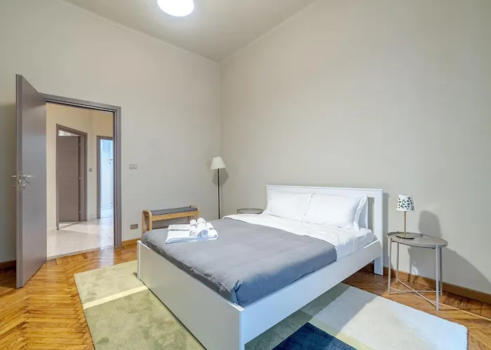 Guesthost - Inalpi Arena & Mm Nizza Subway Flat Apartment