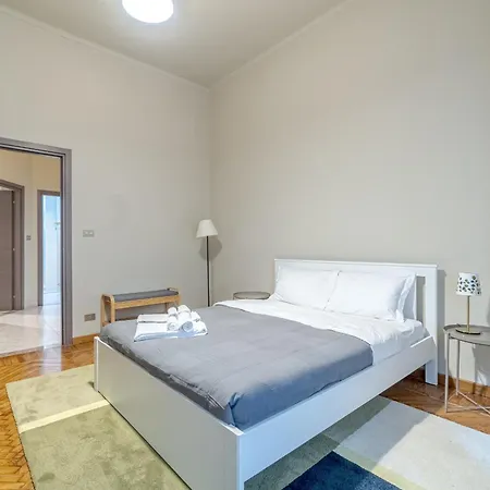 Guesthost - Inalpi Arena & Mm Nizza Subway Flat Apartament