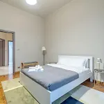 Guesthost - Inalpi Arena & Mm Nizza Subway Flat Apartment